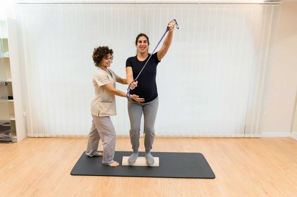 Comment intégrer des exercices de proprioception dans l'entraînement des athlètes de sports de glisse?
