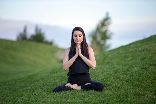Comment les techniques de respiration en Yoga peuvent-elles améliorer la gestion du stress chez les pratiquants d'arts martiaux?